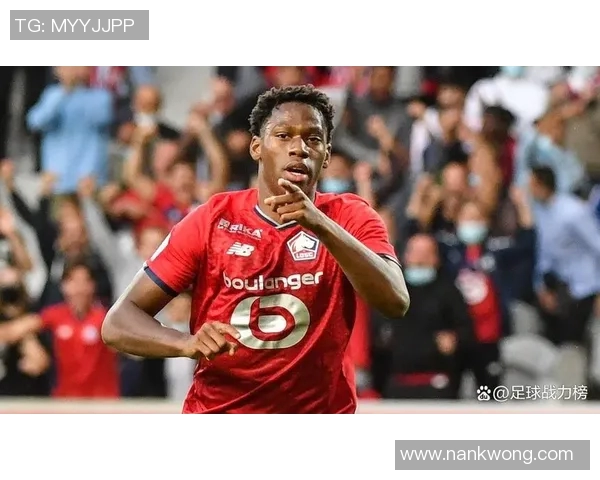 多重身份的足球巨星们:他们的名字背后隐藏的故事与传奇 多重身份的足球巨星们:他们的名字背后隐藏的故事与传奇